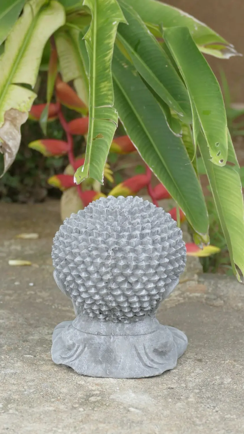 Artikelbild 4 des Artikels “Nima - Sitzender Mönch mit großem Kopf, 15 cm H | Steinguss “